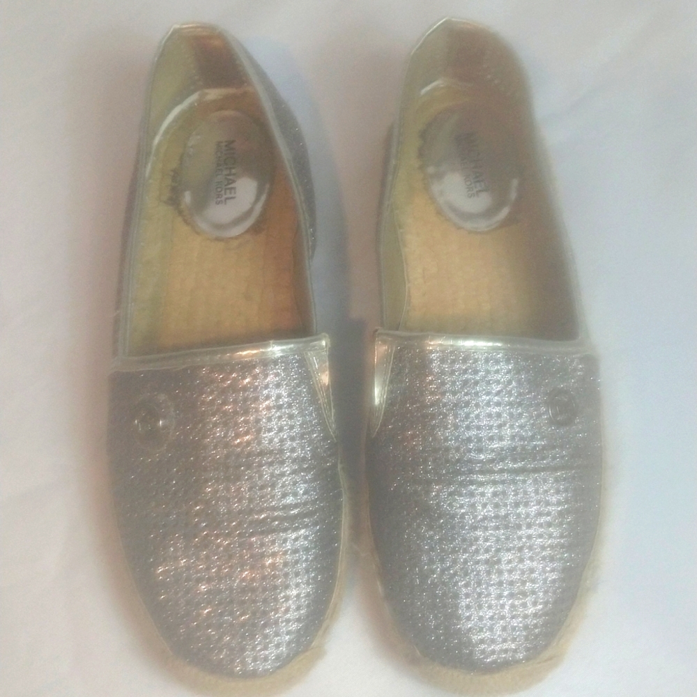 Michael kors women's silver flat shoes size 9